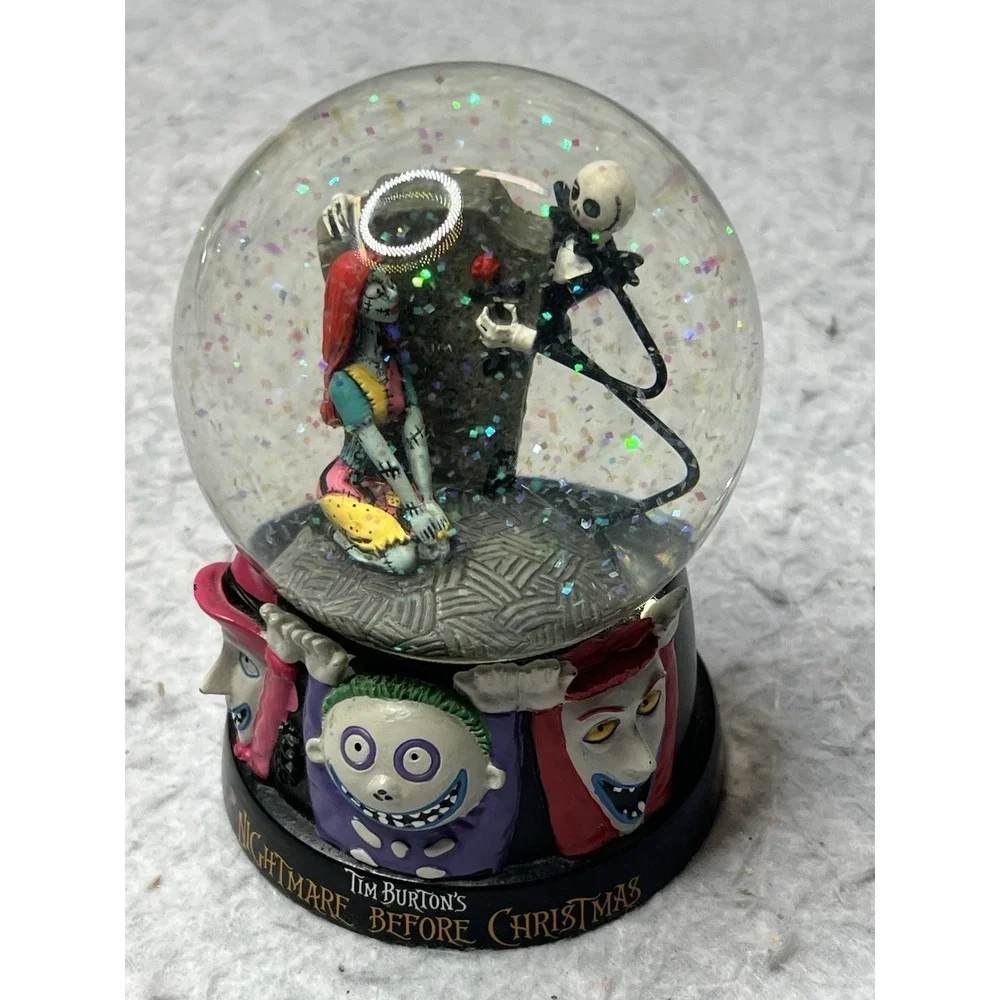 DISNEY NIGHTMARE BEFORE CHRISTMAS SNOWGLOBE BY WESTLAND 25205 JACK SKELLINGTON‎